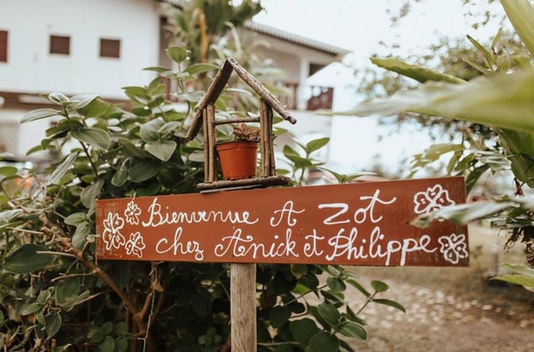 Images LE RUISSEAU chambre d'hôtes et table d'hôtes La réunion