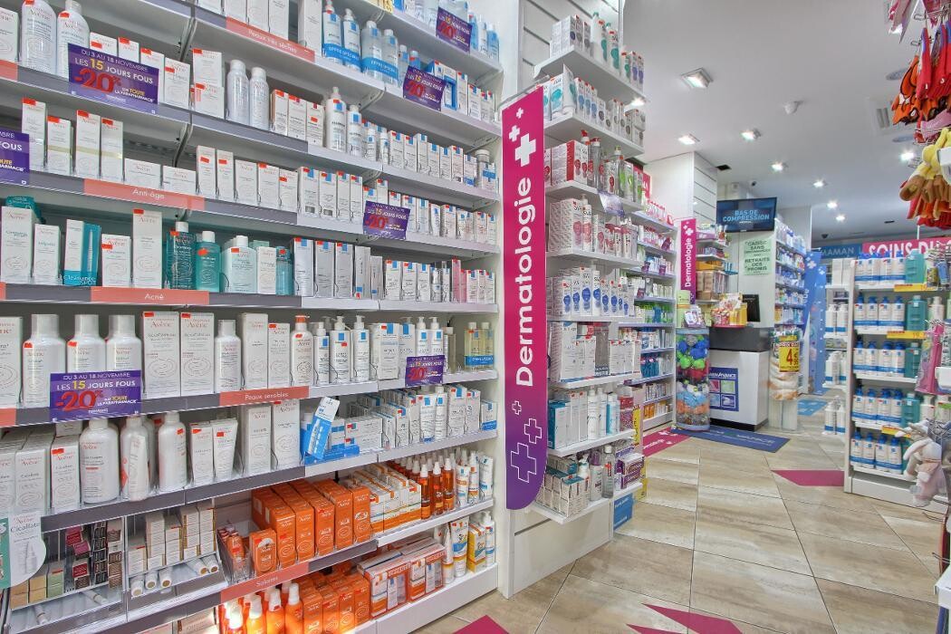 Images Pharmacie Pharmavance Reine