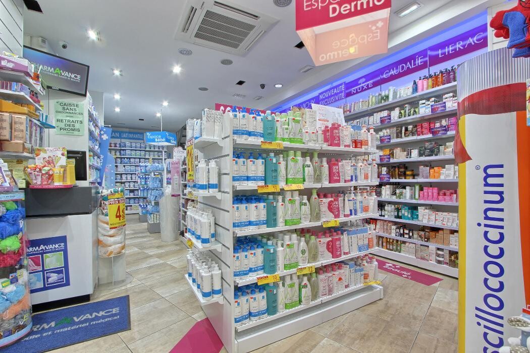 Images Pharmacie Pharmavance Reine