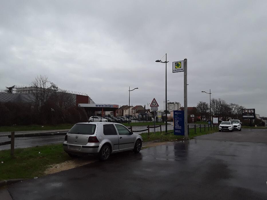 Images Euromaster Romilly