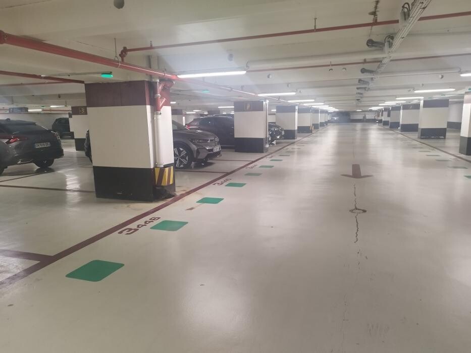 Images Parking Interparking Clichy Montmartre