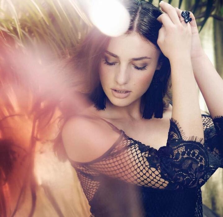 Images Les Baisers de Vénus - Lingerie sexy chic & Vêtements pour des soirées festives et extravagantes