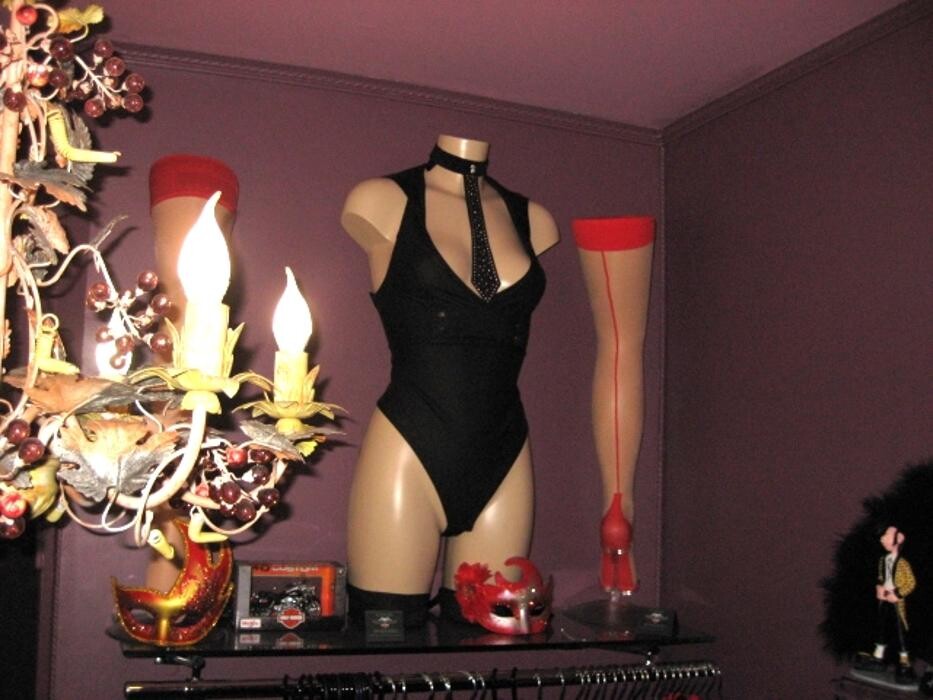 Images Les Baisers de Vénus - Lingerie sexy chic & Vêtements pour des soirées festives et extravagantes