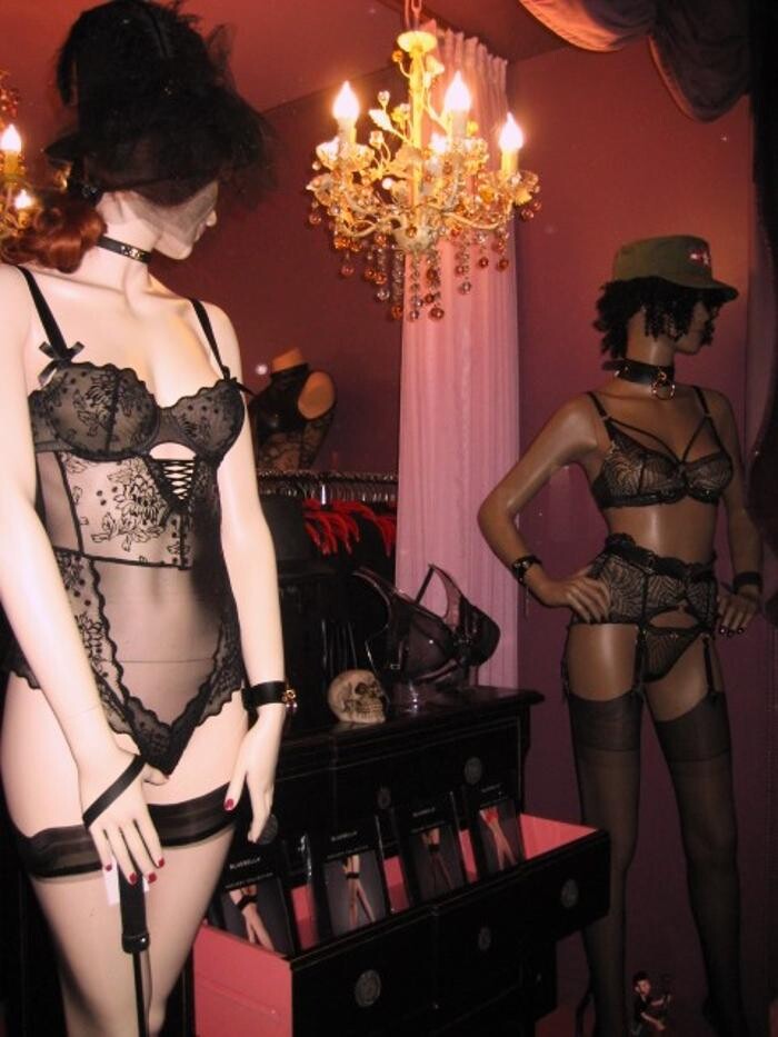 Images Les Baisers de Vénus - Lingerie sexy chic & Vêtements pour des soirées festives et extravagantes