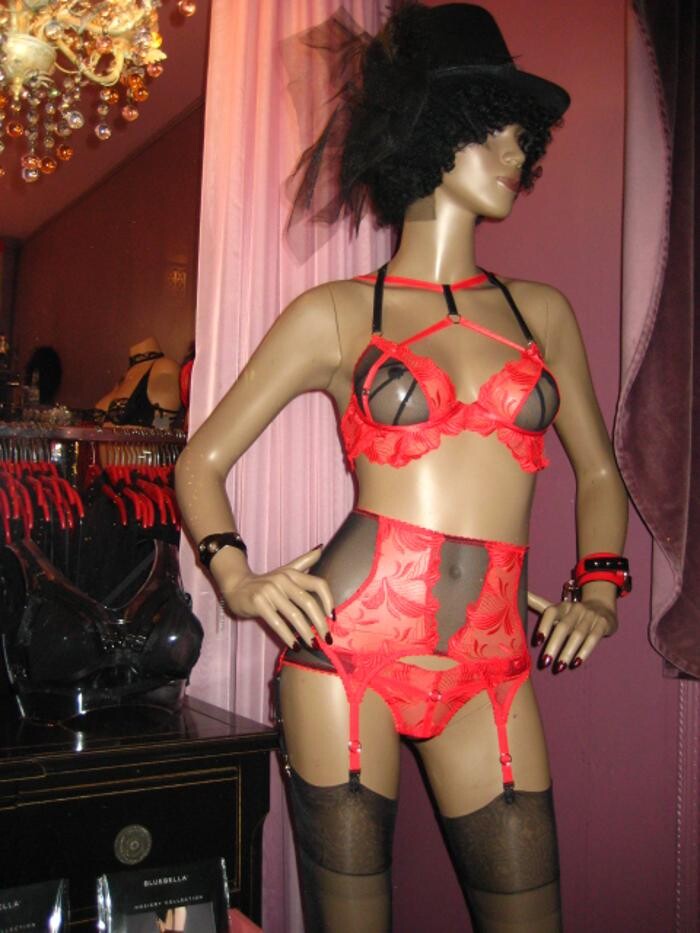 Images Les Baisers de Vénus - Lingerie sexy chic & Vêtements pour des soirées festives et extravagantes