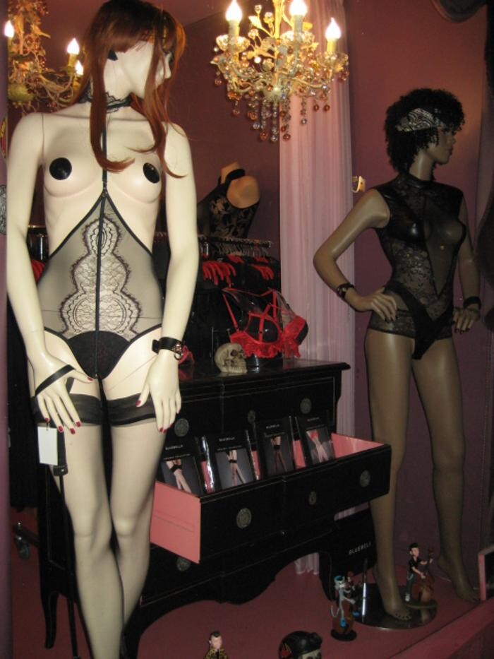 Images Les Baisers de Vénus - Lingerie sexy chic & Vêtements pour des soirées festives et extravagantes