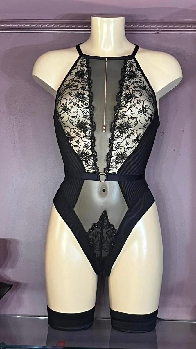 Images Les Baisers de Vénus - Lingerie sexy chic & Vêtements pour des soirées festives et extravagantes