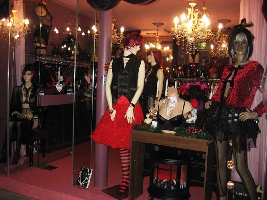 Images Les Baisers de Vénus - Lingerie sexy chic & Vêtements pour des soirées festives et extravagantes