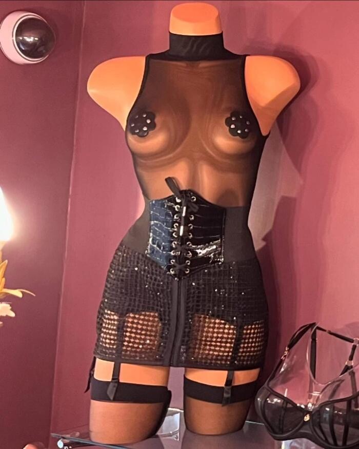 Images Les Baisers de Vénus - Lingerie sexy chic & Vêtements pour des soirées festives et extravagantes