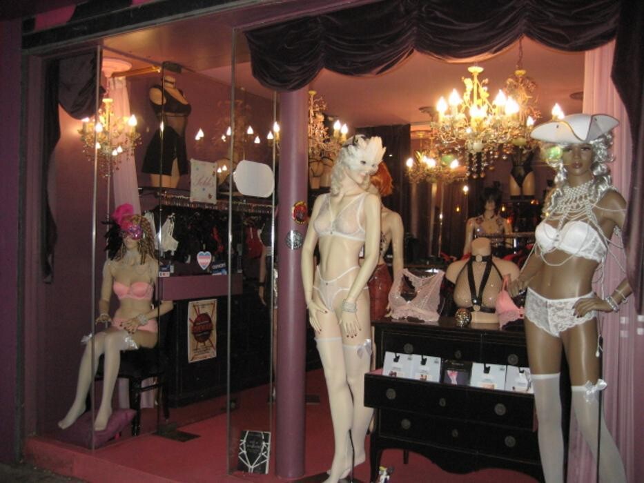 Images Les Baisers de Vénus - Lingerie sexy chic & Vêtements pour des soirées festives et extravagantes