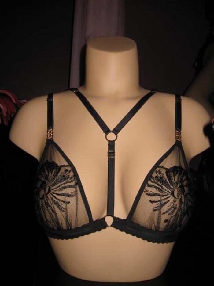 Images Les Baisers de Vénus - Lingerie sexy chic & Vêtements pour des soirées festives et extravagantes