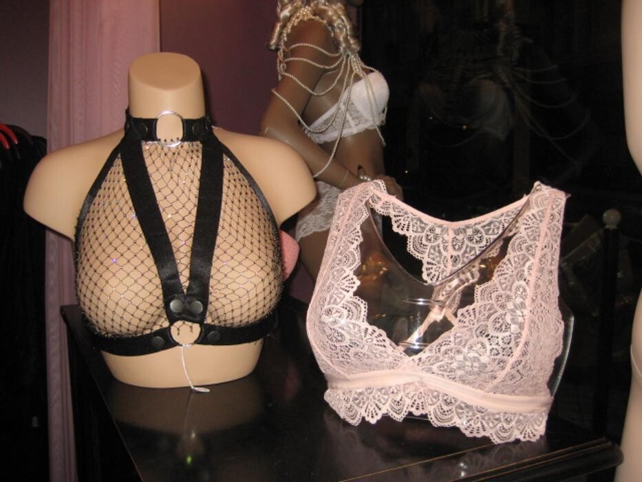 Images Les Baisers de Vénus - Lingerie sexy chic & Vêtements pour des soirées festives et extravagantes