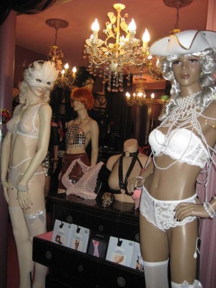 Images Les Baisers de Vénus - Lingerie sexy chic & Vêtements pour des soirées festives et extravagantes