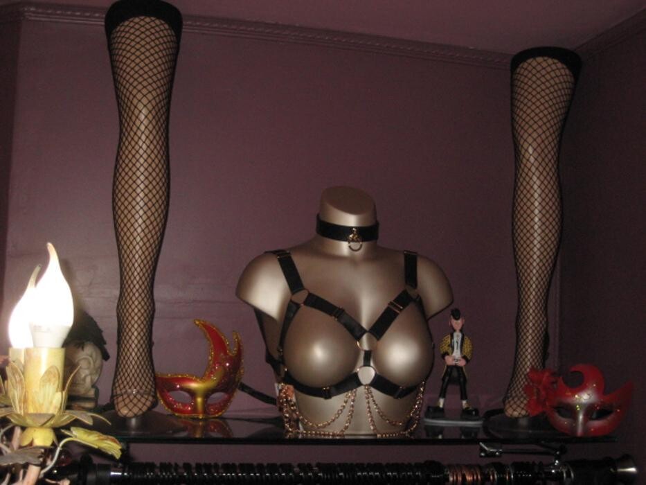 Images Les Baisers de Vénus - Lingerie sexy chic & Vêtements pour des soirées festives et extravagantes
