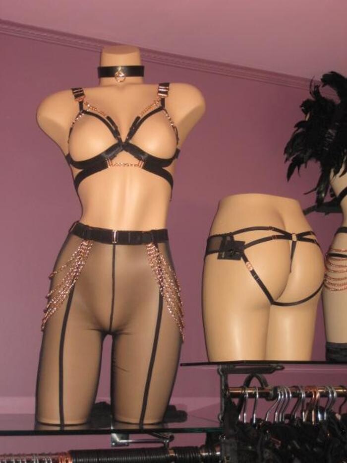 Images Les Baisers de Vénus - Lingerie sexy chic & Vêtements pour des soirées festives et extravagantes