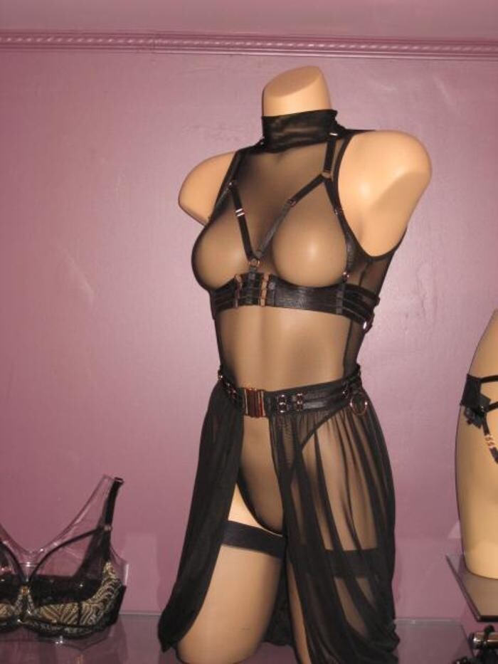 Images Les Baisers de Vénus - Lingerie sexy chic & Vêtements pour des soirées festives et extravagantes