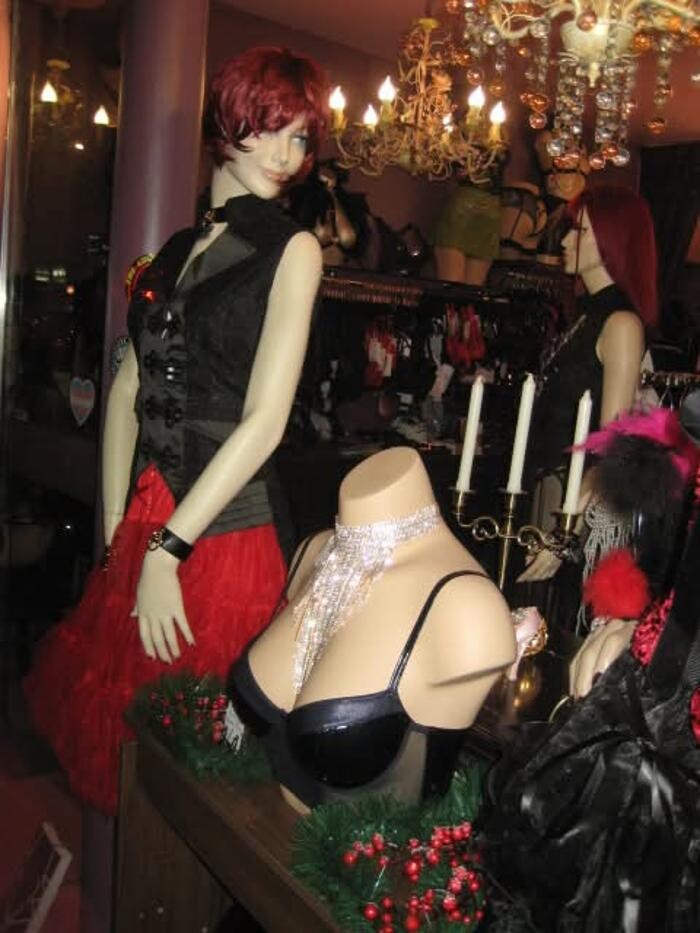 Images Les Baisers de Vénus - Lingerie sexy chic & Vêtements pour des soirées festives et extravagantes