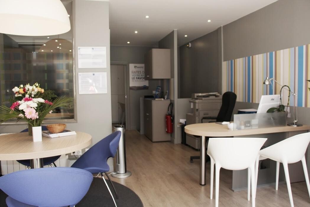 Images Agence immobilière Laforêt Le Vesinet