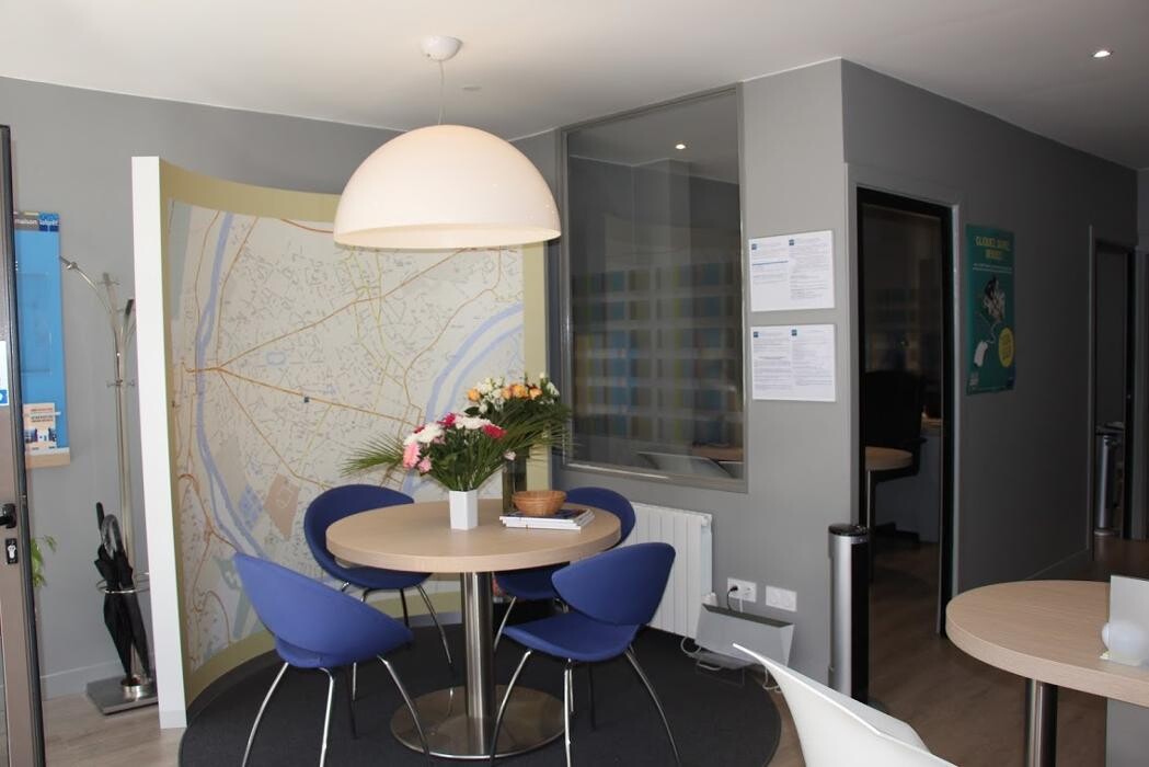 Images Agence immobilière Laforêt Le Vesinet