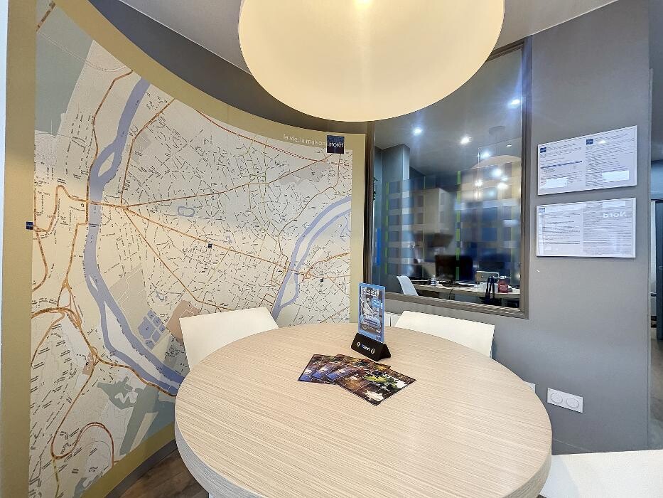 Images Agence immobilière Laforêt Le Vesinet