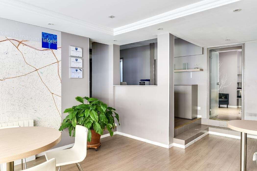 Images Agence immobilière Laforêt Colombes