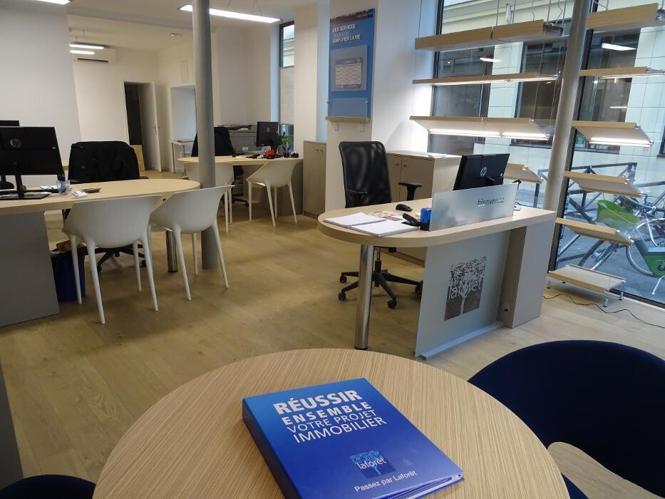 Images Agence immobilière Laforêt Paris 10Eme