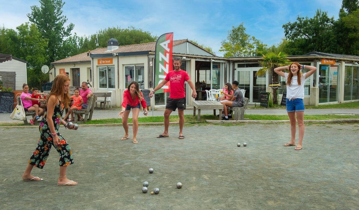 Images Camping Tohapi Les Catalpas de Royan