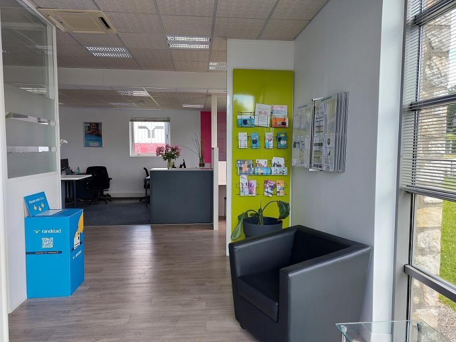 Images Agence d'intérim Randstad - Mayenne