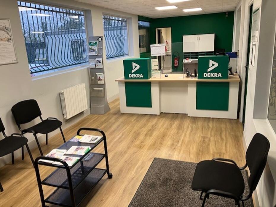 Images Centre contrôle technique DEKRA (AUTO-MOTO)