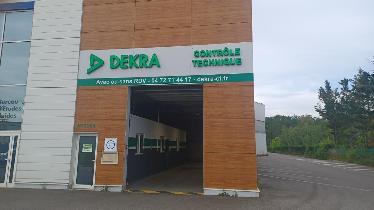 Images Centre contrôle technique DEKRA