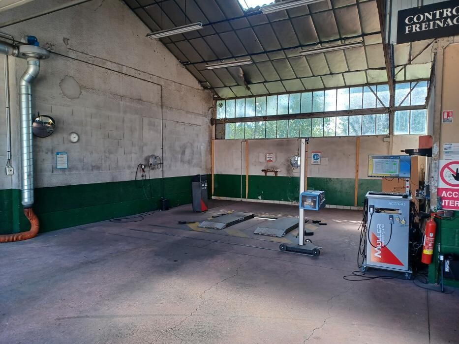 Images Centre contrôle technique DEKRA