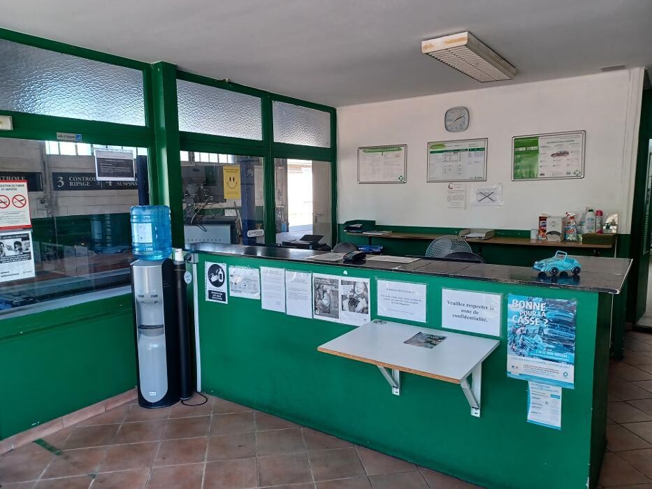 Images Centre contrôle technique DEKRA