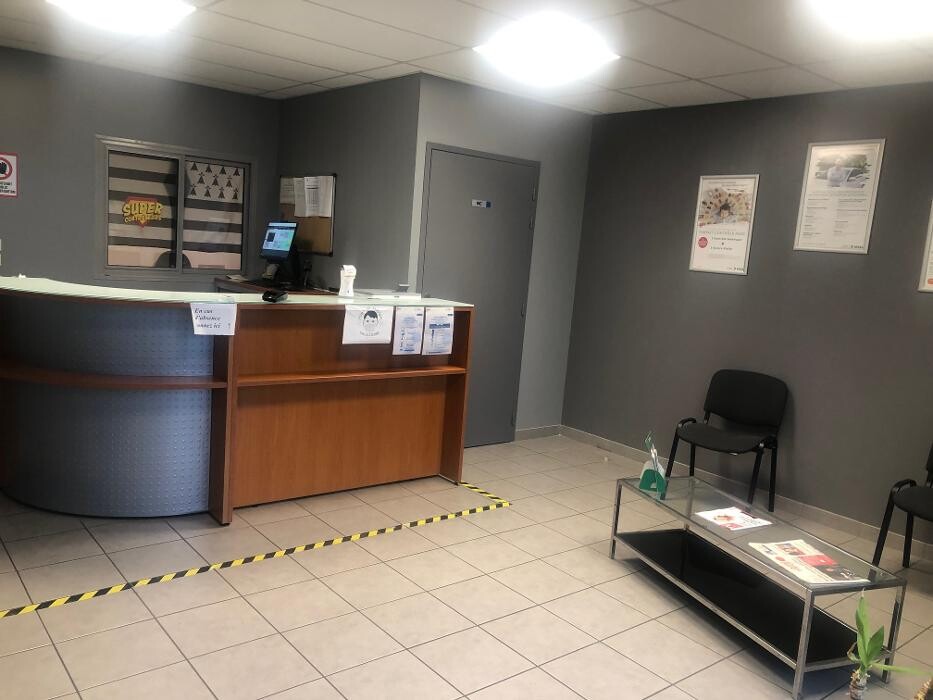 Images Centre contrôle technique DEKRA