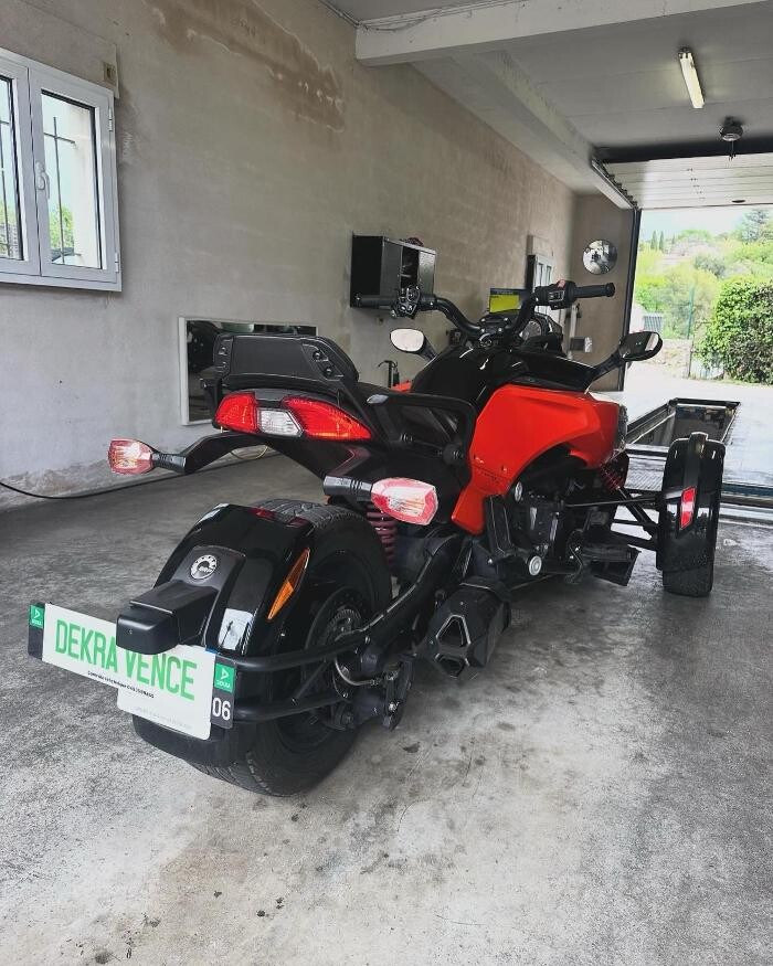 Images Centre contrôle technique DEKRA (AUTO - MOTO)
