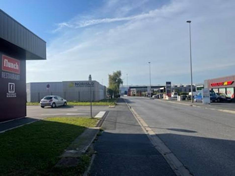 Images Contrôle Technique NORISKO ( AUTO-MOTO ) à côté du FLUNCH ZONE CARREFOUR