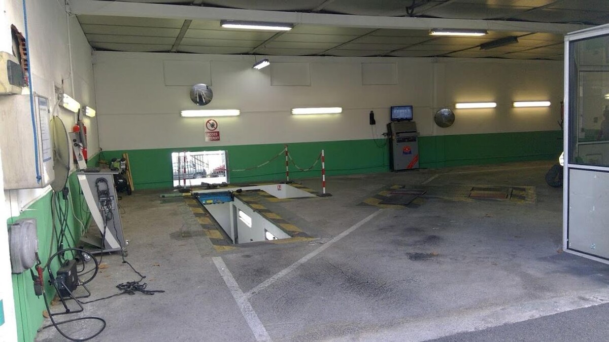 Images Centre contrôle technique DEKRA (AUTO - MOTO)