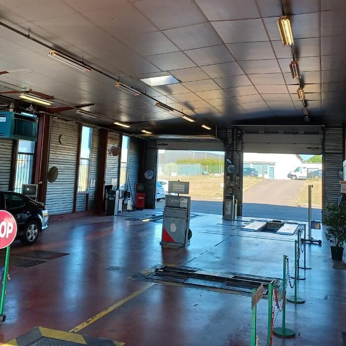 Images Centre contrôle technique DEKRA