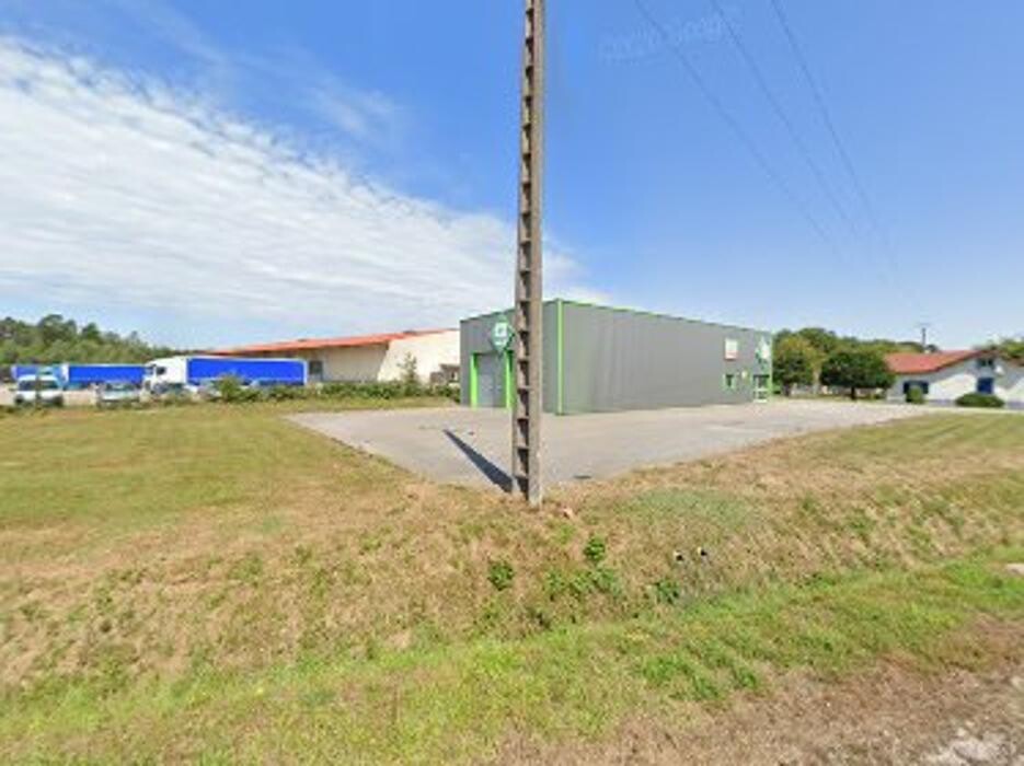 Images Centre contrôle technique DEKRA