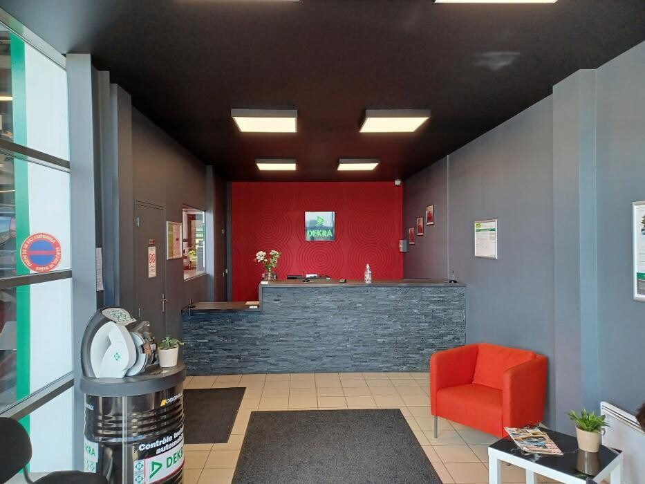 Images Centre contrôle technique DEKRA