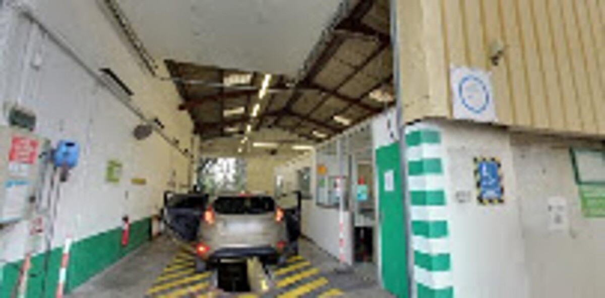 Images Centre contrôle technique DEKRA