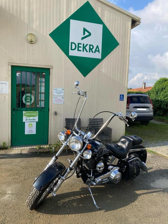 Images Centre contrôle technique DEKRA