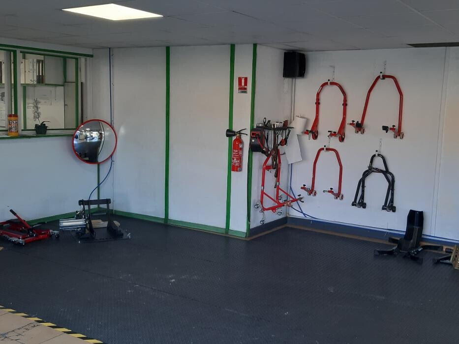 Images Centre contrôle technique DEKRA (AUTO - MOTO)