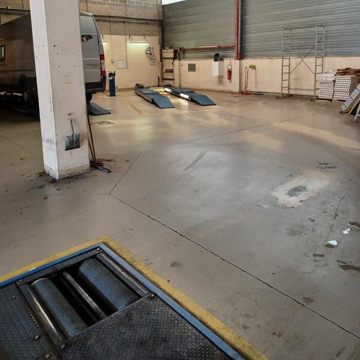 Images Centre contrôle technique DEKRA