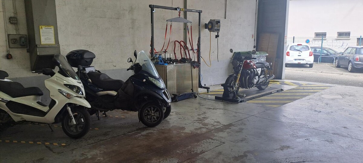 Images Centre contrôle technique DEKRA (AUTO-MOTO)