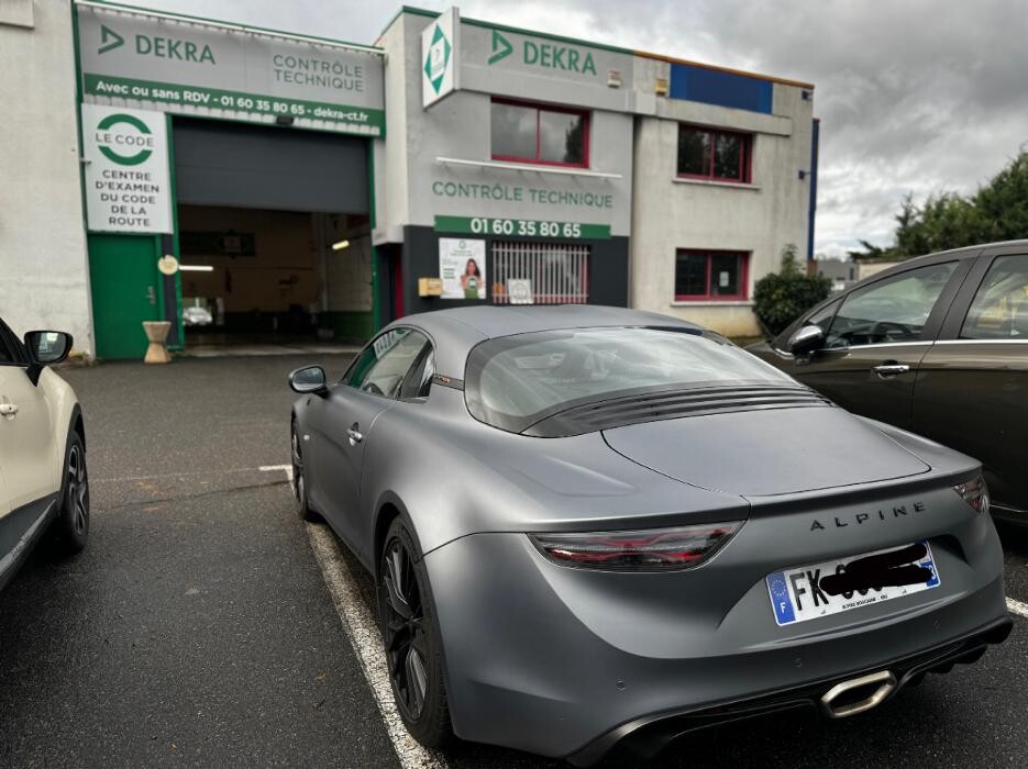 Images Centre contrôle technique DEKRA