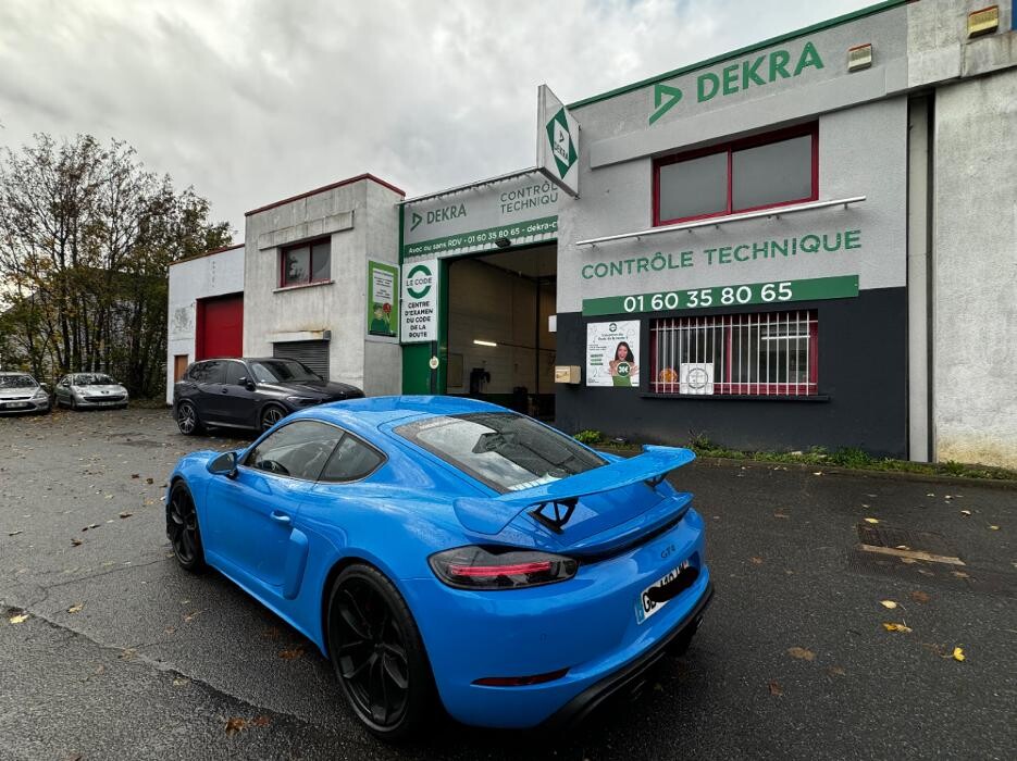 Images Centre contrôle technique DEKRA