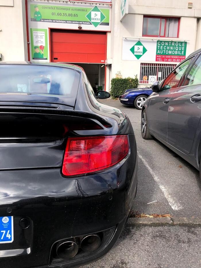 Images Centre contrôle technique DEKRA