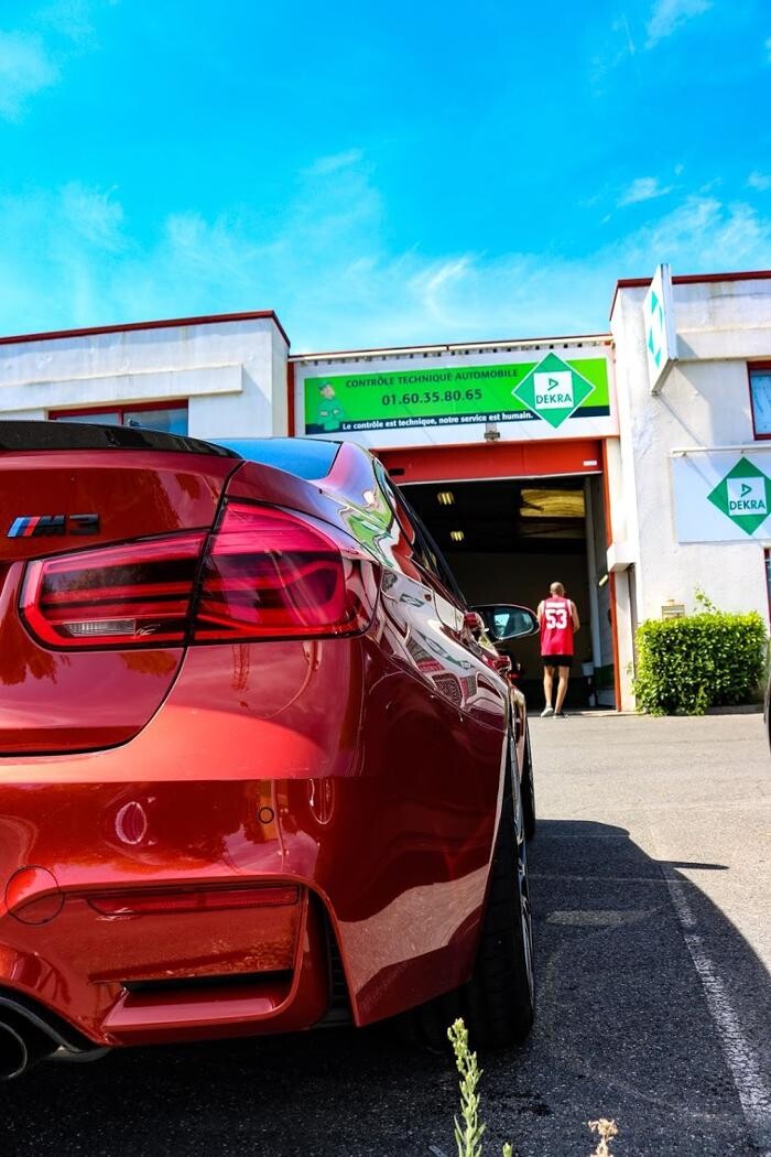 Images Centre contrôle technique DEKRA