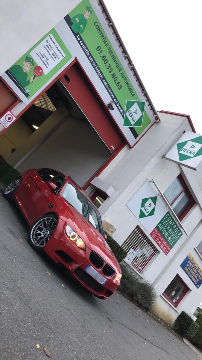 Images Centre contrôle technique DEKRA