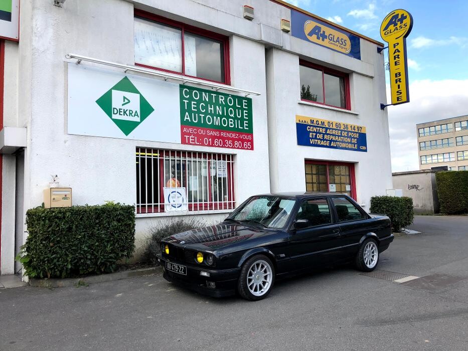 Images Centre contrôle technique DEKRA